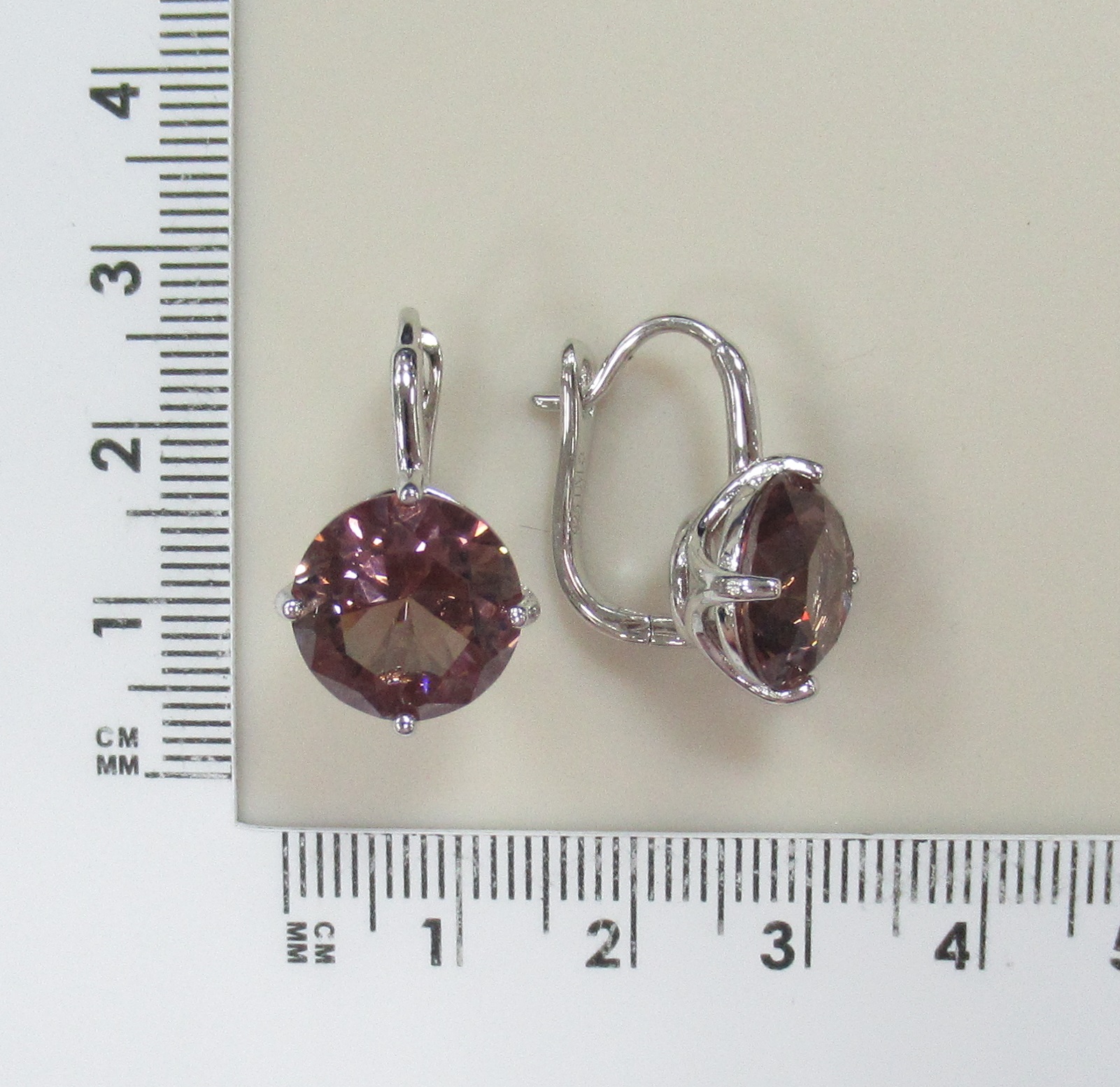 Серебряные серьги с султанитами